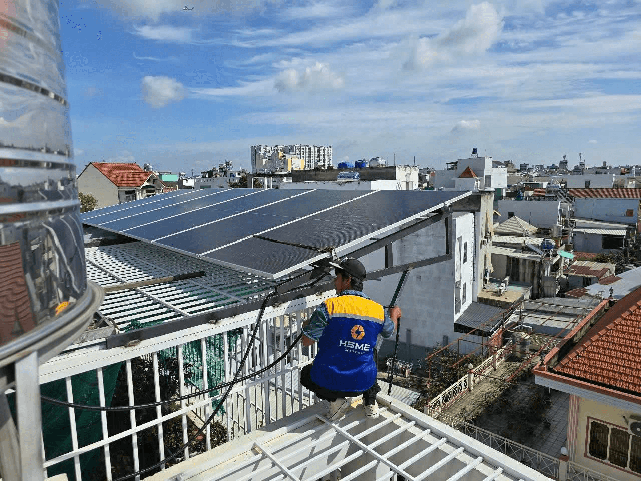 Dự án năng lượng xanh – hệ thống điện mặt trời có pin lưu trữ